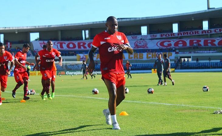 Ex-CRB e Flamengo não pode ser preso por não pagamento de pensão