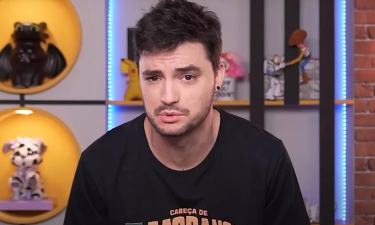 Felipe Neto manda “F*ck you” a Musk e diz que ficamos perto de um golpe