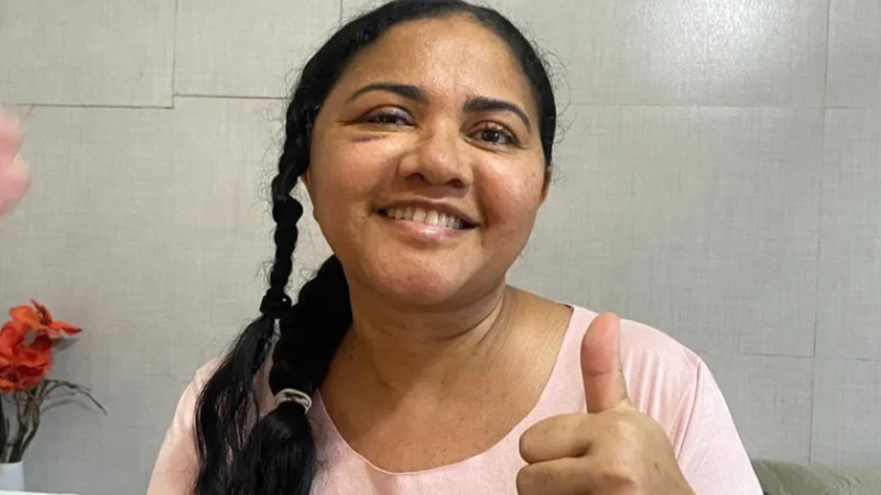 Paciente do Hospital Metropolitano de Alagoas recupera visão após cirurgia complexa