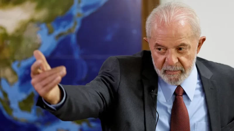 Lula cobra auxiliares publicamente e envia sinal a Lira e ministros do STF