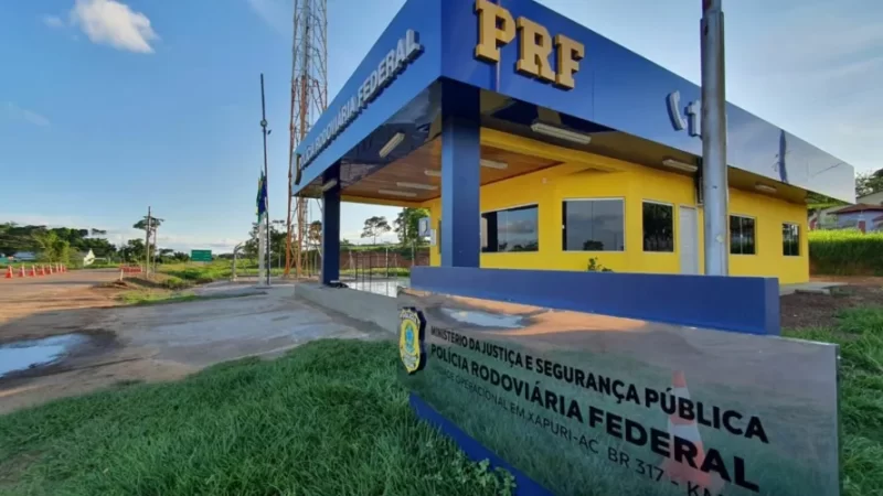 Após ignorar blitz, homem é preso embriagado e sem CNH