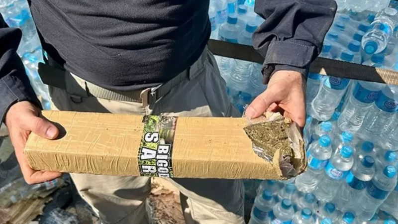 Carreta de doações ao RS é apreendida com 3 toneladas de maconha