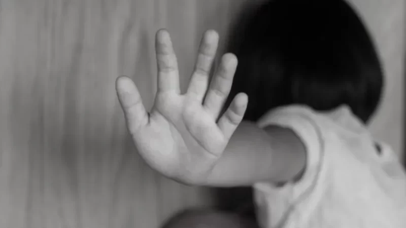 Creche afasta funcionária acusada por familiares de maus-tratos a criança