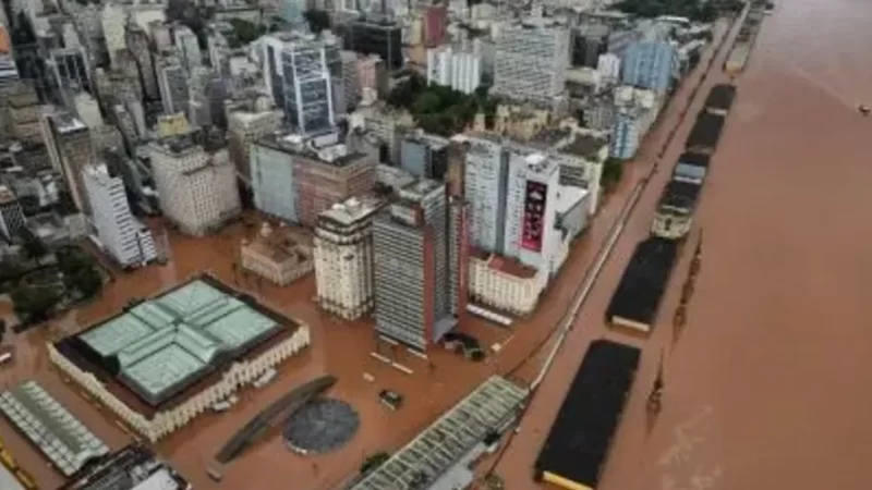 Em meio a temor de nova cheia histórica, nível do Guaíba sobe a 4,71 metros