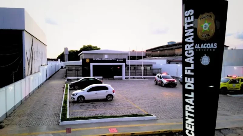 Quatro suspeitos são presos por furto em loja