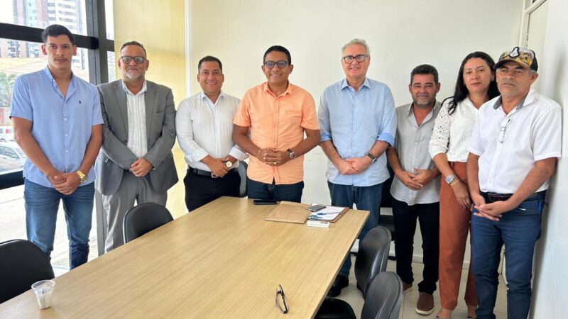 Durante reunião com senador Renan prefeito de Palmeira dos Índios defende novas ações para agricultura e habitação