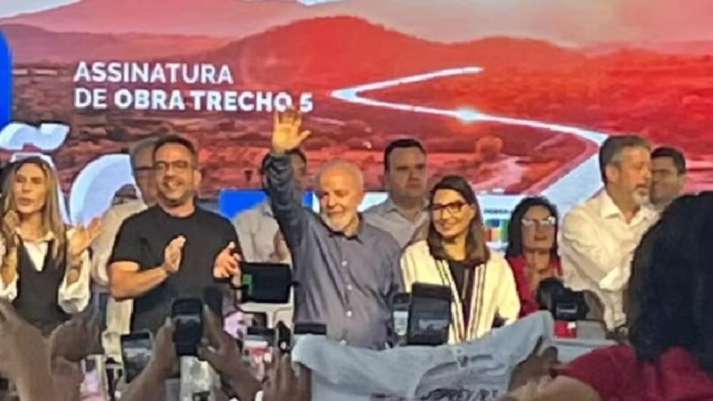 Presidente Lula assina ordem de serviço para construção de novo trecho do Canal do Sertão em AL