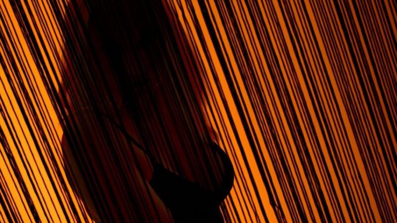 Políticos caem na putaria em boate durante 25ª Marcha dos Prefeitos, em Brasília, e pagam até R$ 2 mil por sexo