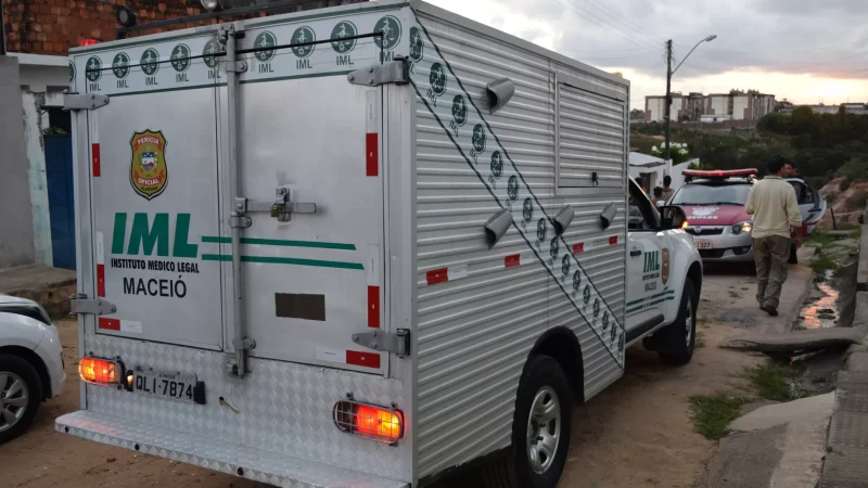 Homem é executado a tiros em via pública em Maceió