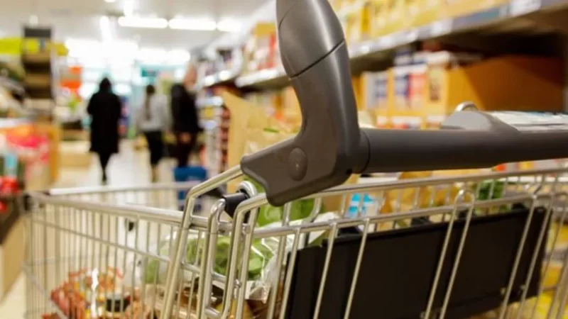 PCA acelera para 0,38% em abril, acima da projeção do mercado