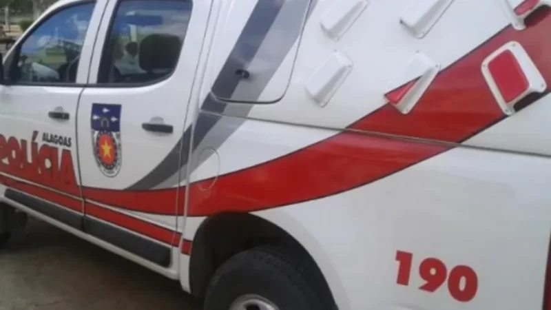 PM prende homem fracionando drogas em Maceió