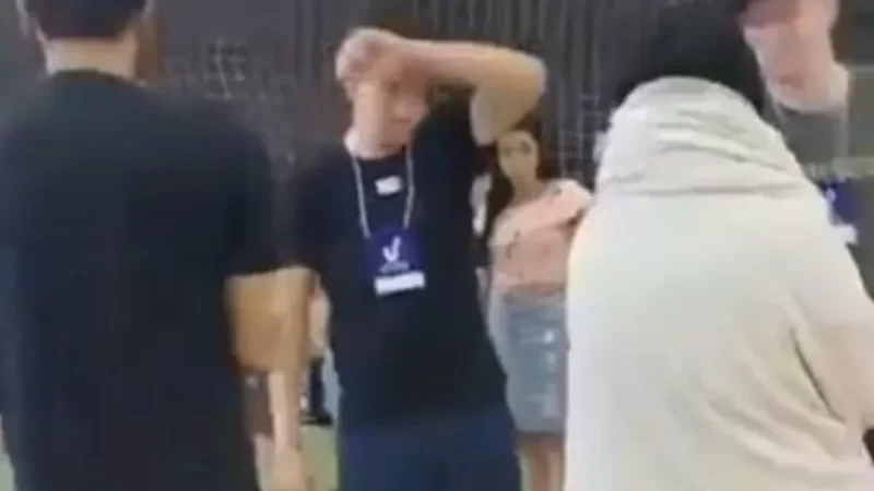 Casal é flagrado fazendo sexo no meio de famílias em abrigo