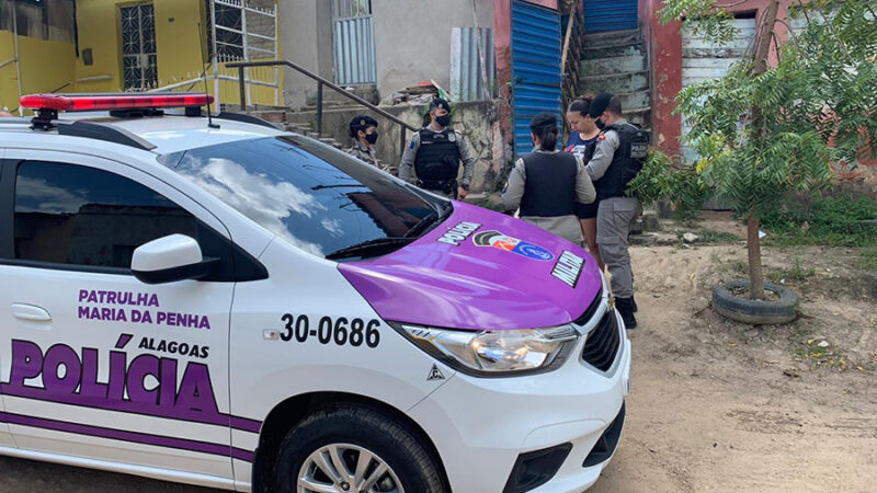 Homem é contido e amarrado em poste após descumprir medida protetiva contra ex