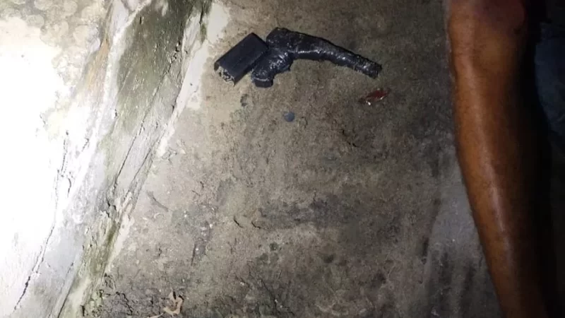 Assaltante é brutalmente espancado em Jatiúca ao usar simulacro para roubar