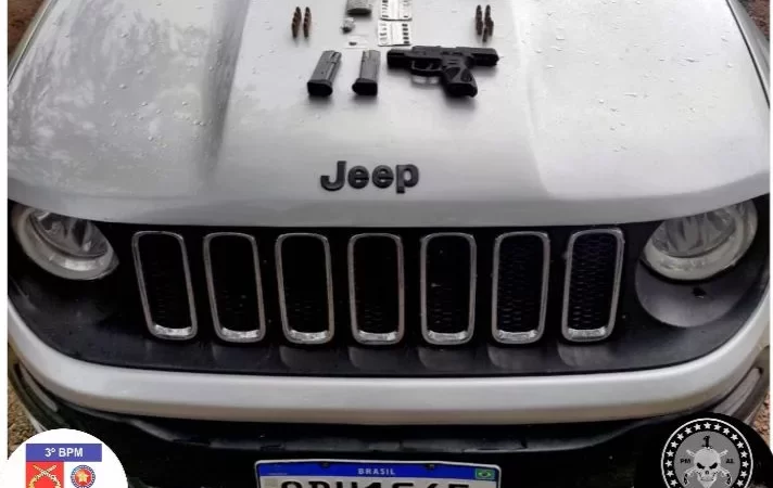 Após denúncia de carro clonado, homem é preso com maconha e arma em Arapiraca