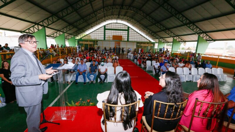 Moradia Legal: 89 famílias de Igaci recebem títulos de seus imóveis