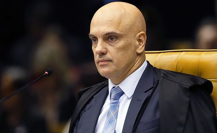 Moraes suspende lei municipal que proibia linguagem neutra nas escolas