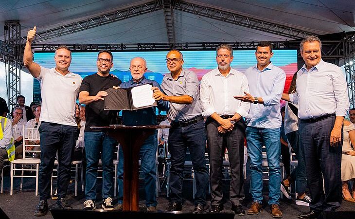Lula e Paulo Dantas assinam ordem de serviço para nova etapa do Canal do Sertão