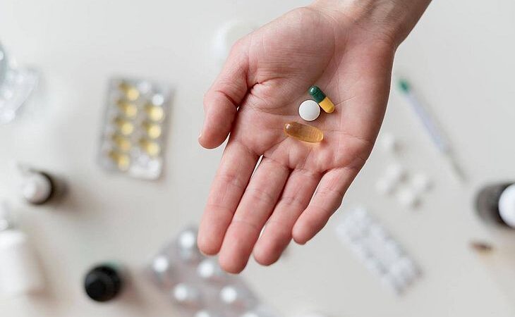 Nove em cada dez brasileiros se automedicam; prática pode prejudicar saúde