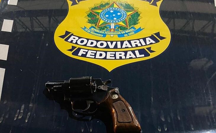 Vendedor de panelas é preso após ser flagrado com revólver em Alagoas