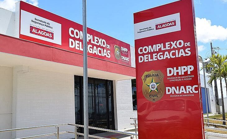 Vítimas de atentado em casa no Pontal da Barra eram avô, pai e filho, diz polícia