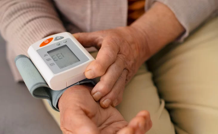 Em 3 anos, mortes ligadas à hipertensão têm alta de 47%, mostra estudo nacional