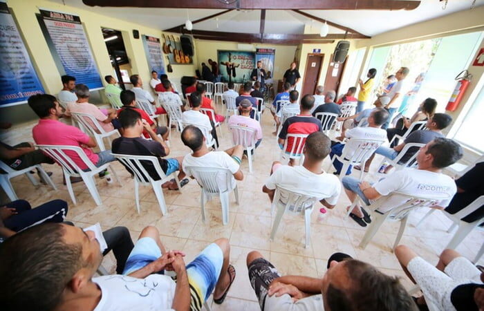 Governo Lula corta 80% dos contratos de comunidades terapêuticas