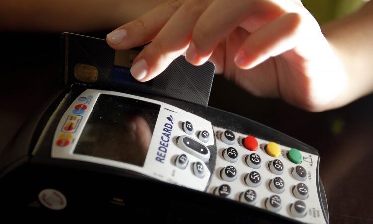 Polícia desarticula quadrilha de golpistas de máquinas de cartão