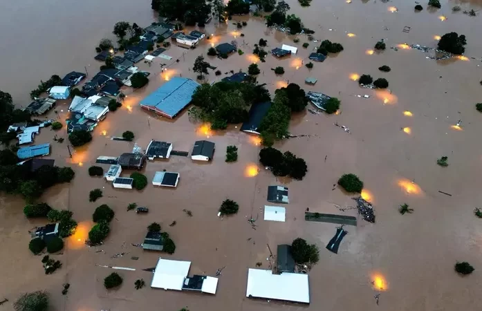 Diante dos números de cidades devastadas e de mortos preferem aparecer com “críticas” ao governo