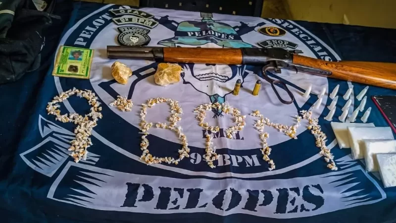 PM apreende 22 armas de fogo e 20 kg de drogas em Alagoas