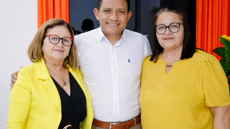 Renilda Pereira e Ana Holanda assumem comando da Secretaria de Educação de Palmeira