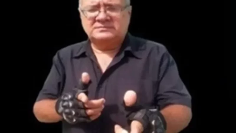 Blogueiro xinga prefeito de “babaca”, empurra assessora e acaba detido