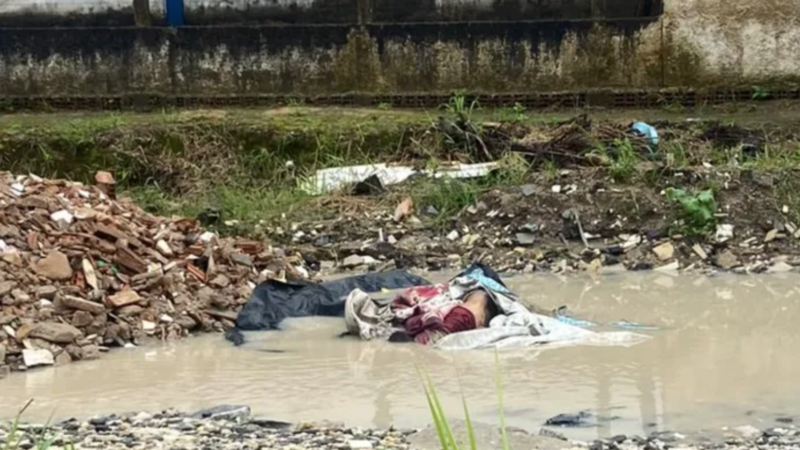 Corpo de homem é encontrado enrolado em lençol ao lado de motel