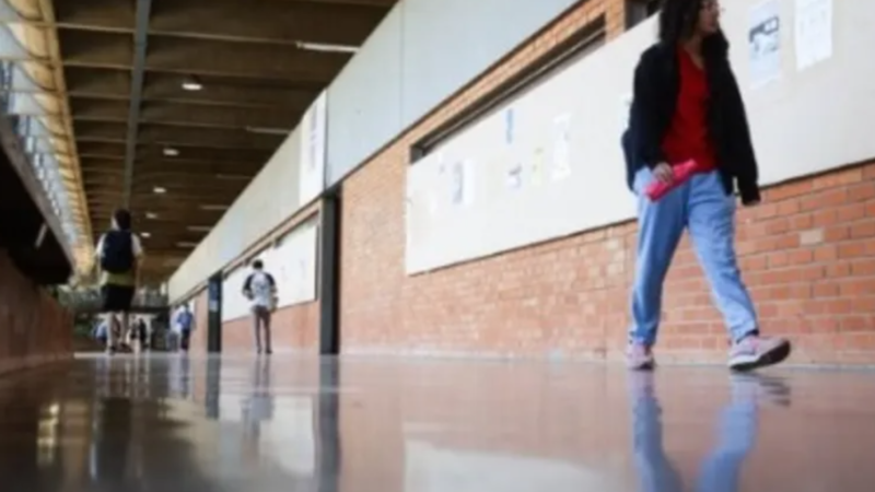 Reitores de federais celebram assinatura de acordo que põe fim a greve