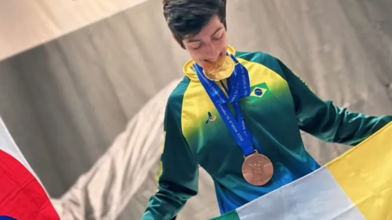 Arapiraquense conquista o título de campeão mundial de taekwondo