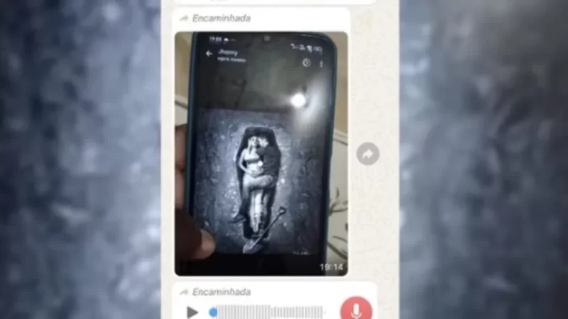 Homem envia foto de casal em caixão para ex-companheira e é preso