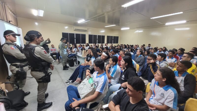 Cidade de Quebrangulo realiza palestra na Escola Mirta com a Equipe da Polícia Militar, Tema: Combate ao Bullying