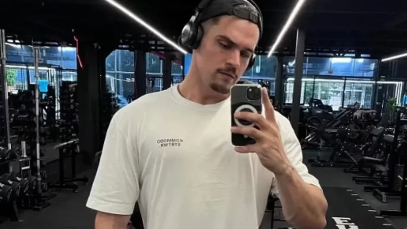 Jovem, estudante de nutrição, morre dentro de carro, momentos após treino em academia