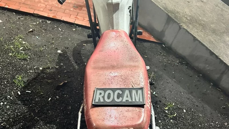 PMS recuperam motocicleta abandonada no Manoel Teles, em Arapiraca