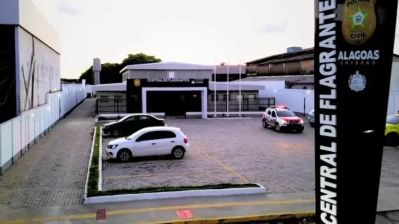 Motorista é ameaçado com faca e tem carro, celular e dinheiro roubados em Maceió