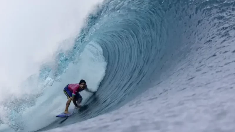 Gabriel Medina faz a maior nota do surfe em Olimpíadas e se vinga de japonês
