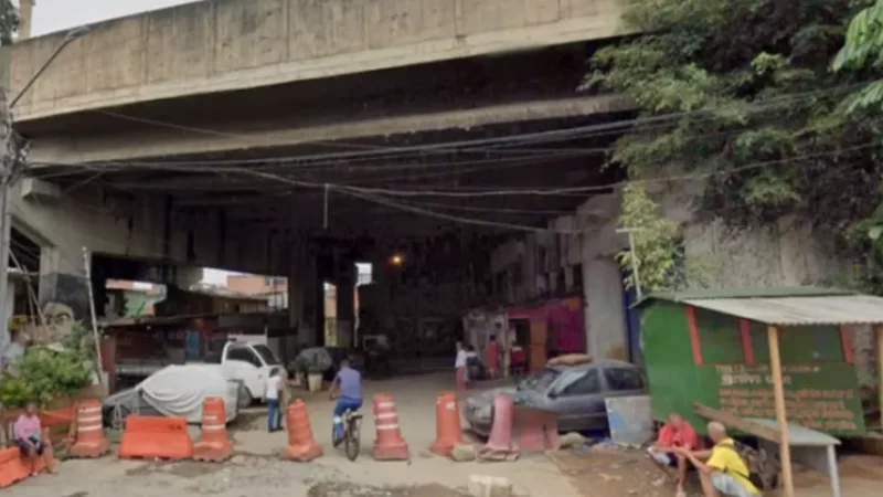 “Cheiro de rato morto”: mortes de mãe e filha chocam comunidade