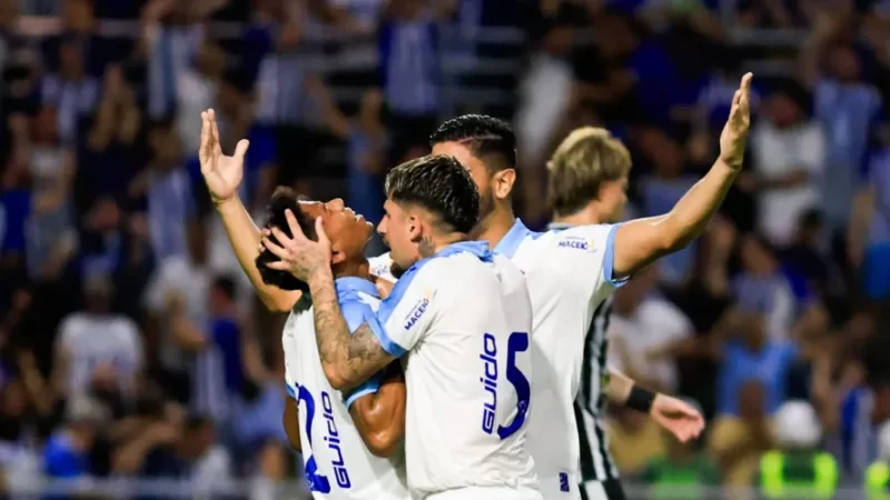 CSA vence Figueirense e deixa a zona de rebaixamento da Série C: 3 a 1