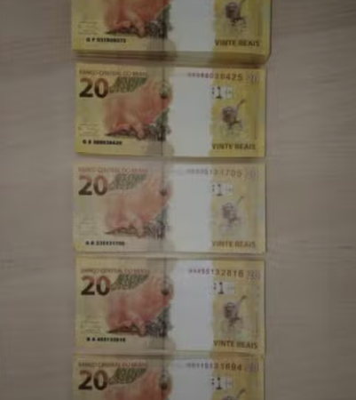 Jovem é preso ao receber R$ 10 mil em notas falsas pelos Correios em Maceió