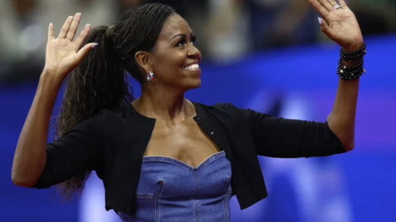 Só Michelle Obama venceria Trump se Biden desistir, diz pesquisa