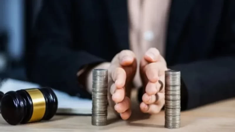 Casal divide opiniões por usar “herança dos filhos” para bancar luxos