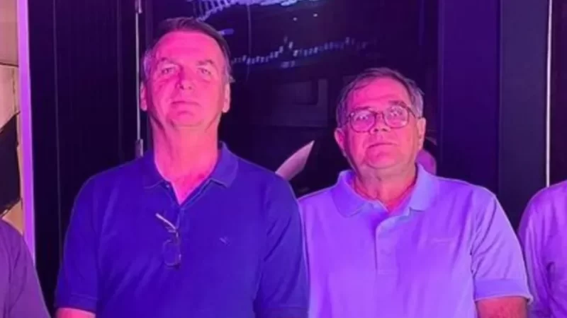 Médico de Bolsonaro nega que tenha sido funcionário fantasma da Apex em Miami