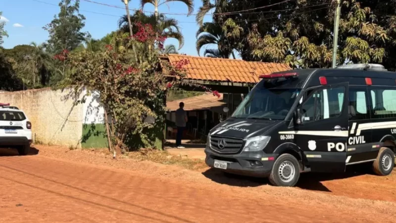 Polícia resgata 15 pessoas mantidas sob cárcere privado em clínica clandestina