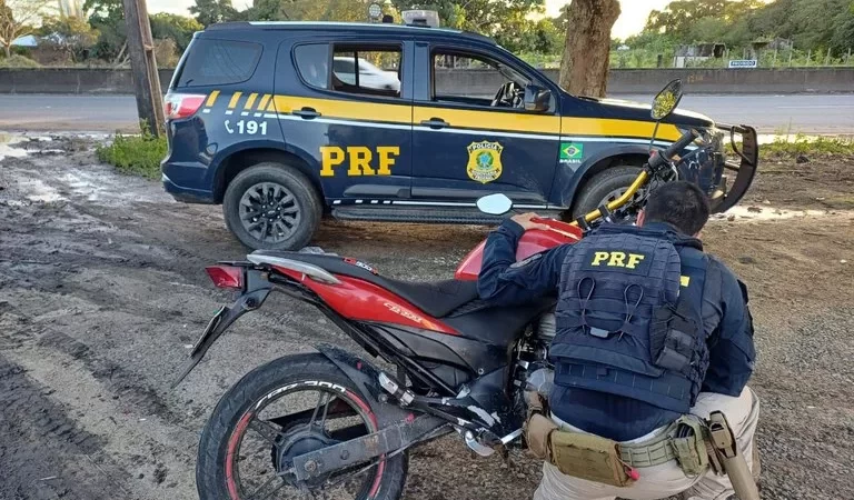 Veículo com sinais de adulteração é apreendido durante fiscalização em Rio Largo