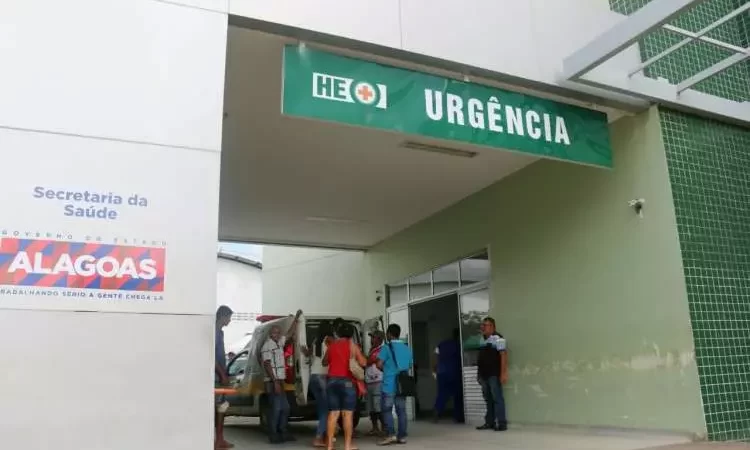Homem é baleado enquanto consumia droga e é socorrido para hospital